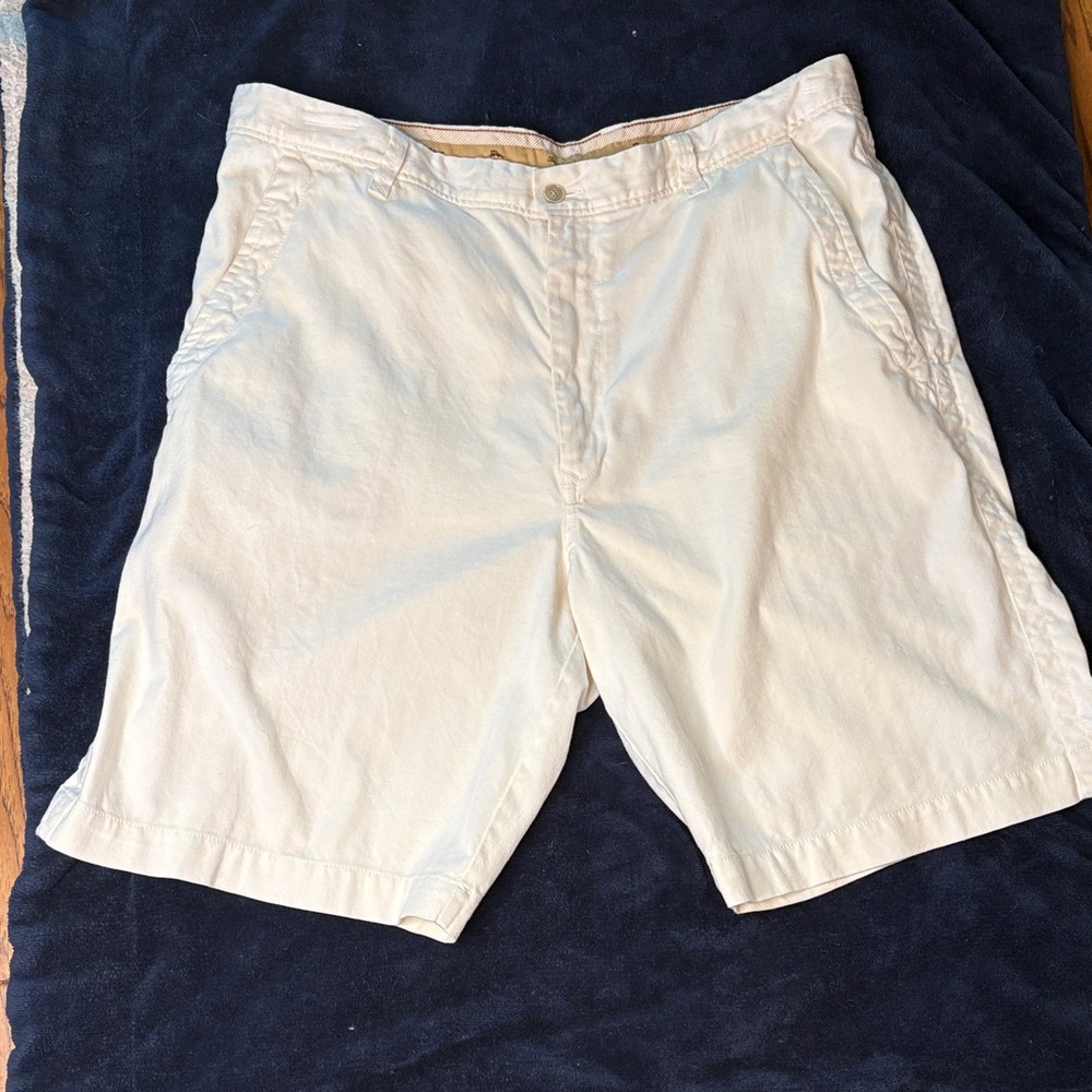 Tommy Bahama Men's light cream Flat Front Cotton silk blend Shorts 38